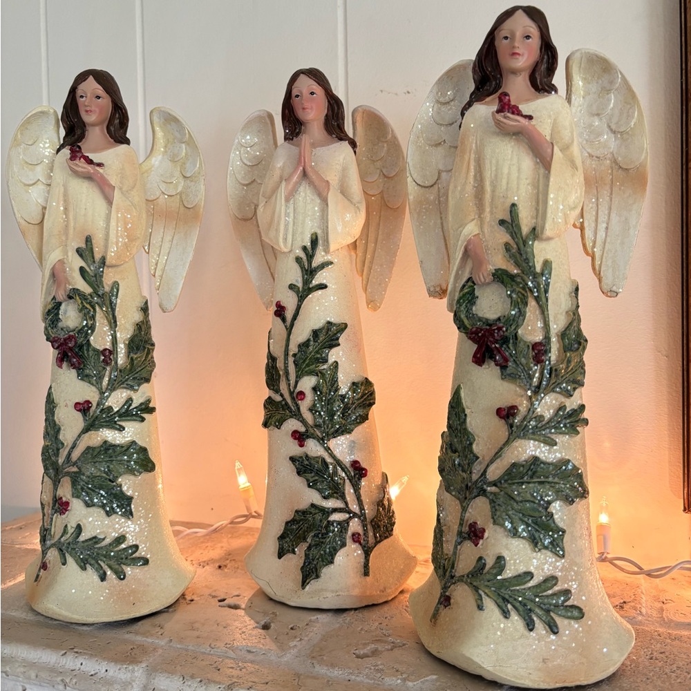 LOT of 3 Cream Angel Figurines with Holly Details - Picture 2 of 14